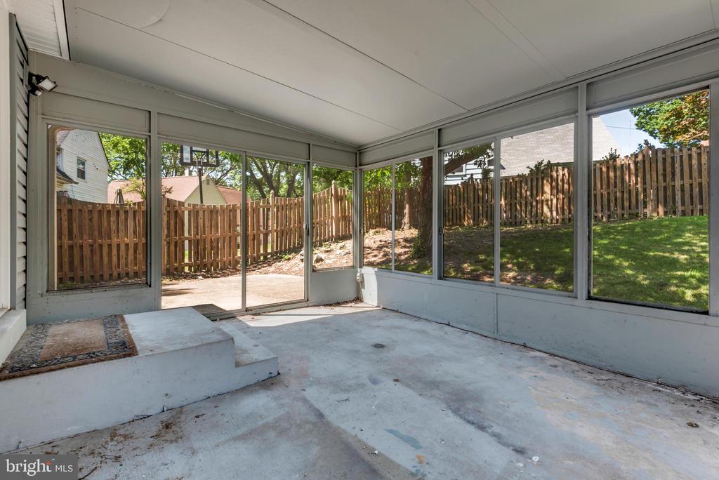 6004 MUSTANG PLACE