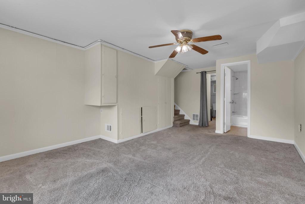 6004 MUSTANG PLACE