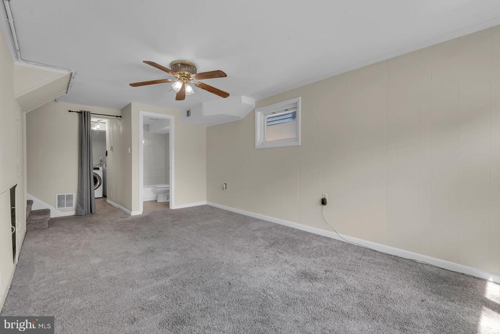 6004 MUSTANG PLACE