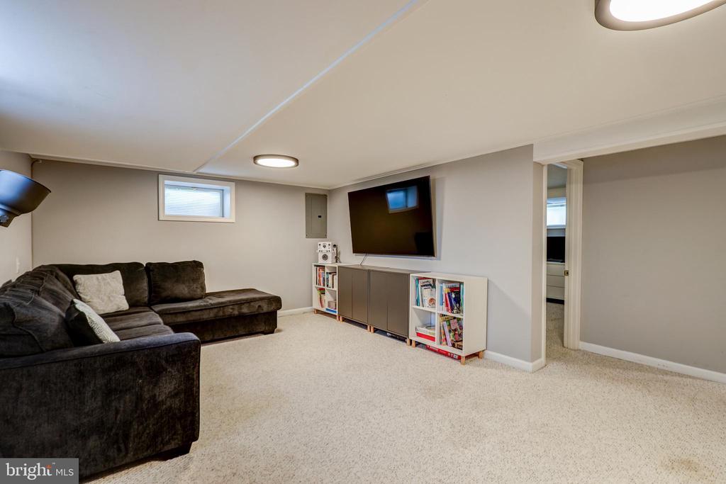 2013 Patrick Henry Dr