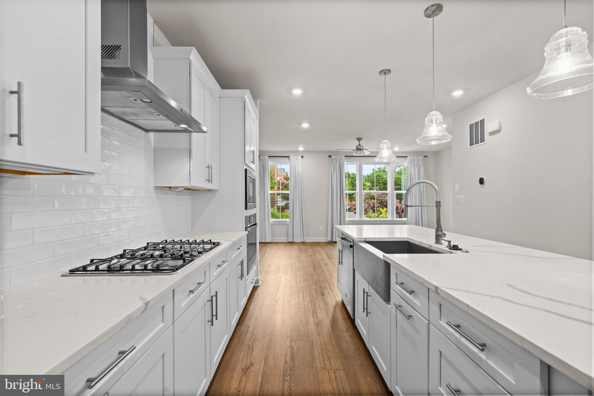 818 S GREENBRIER STREET