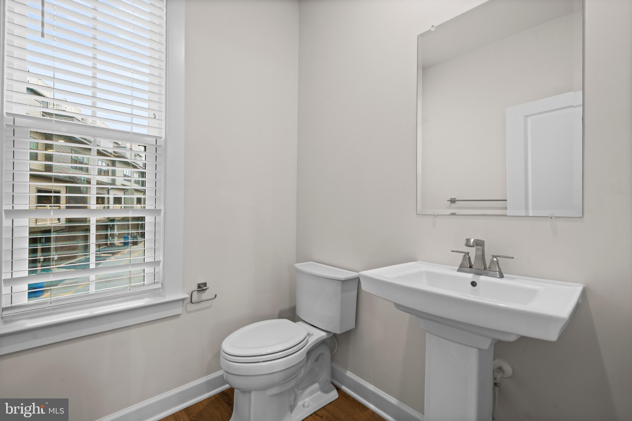 818 S GREENBRIER STREET