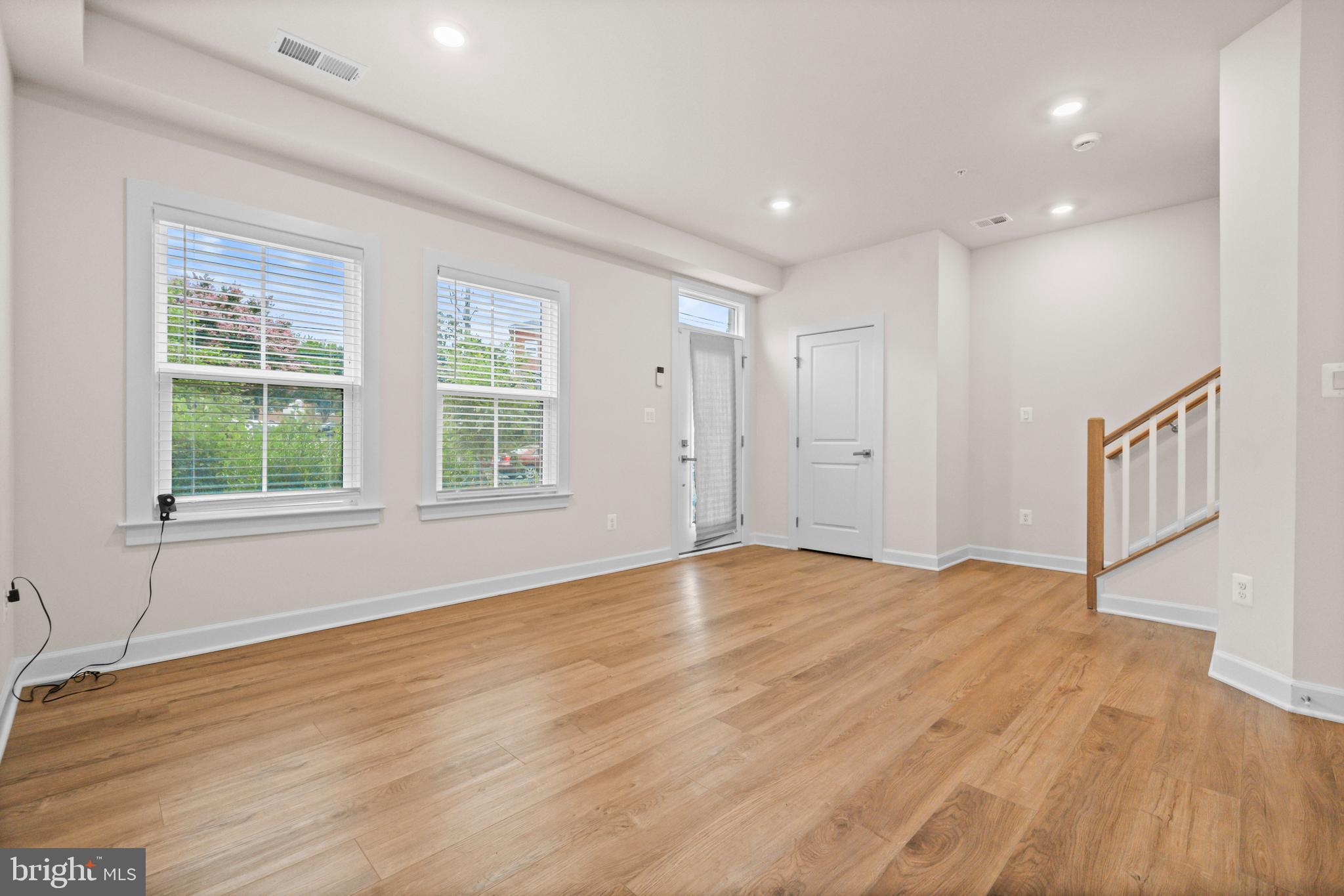 818 S GREENBRIER STREET