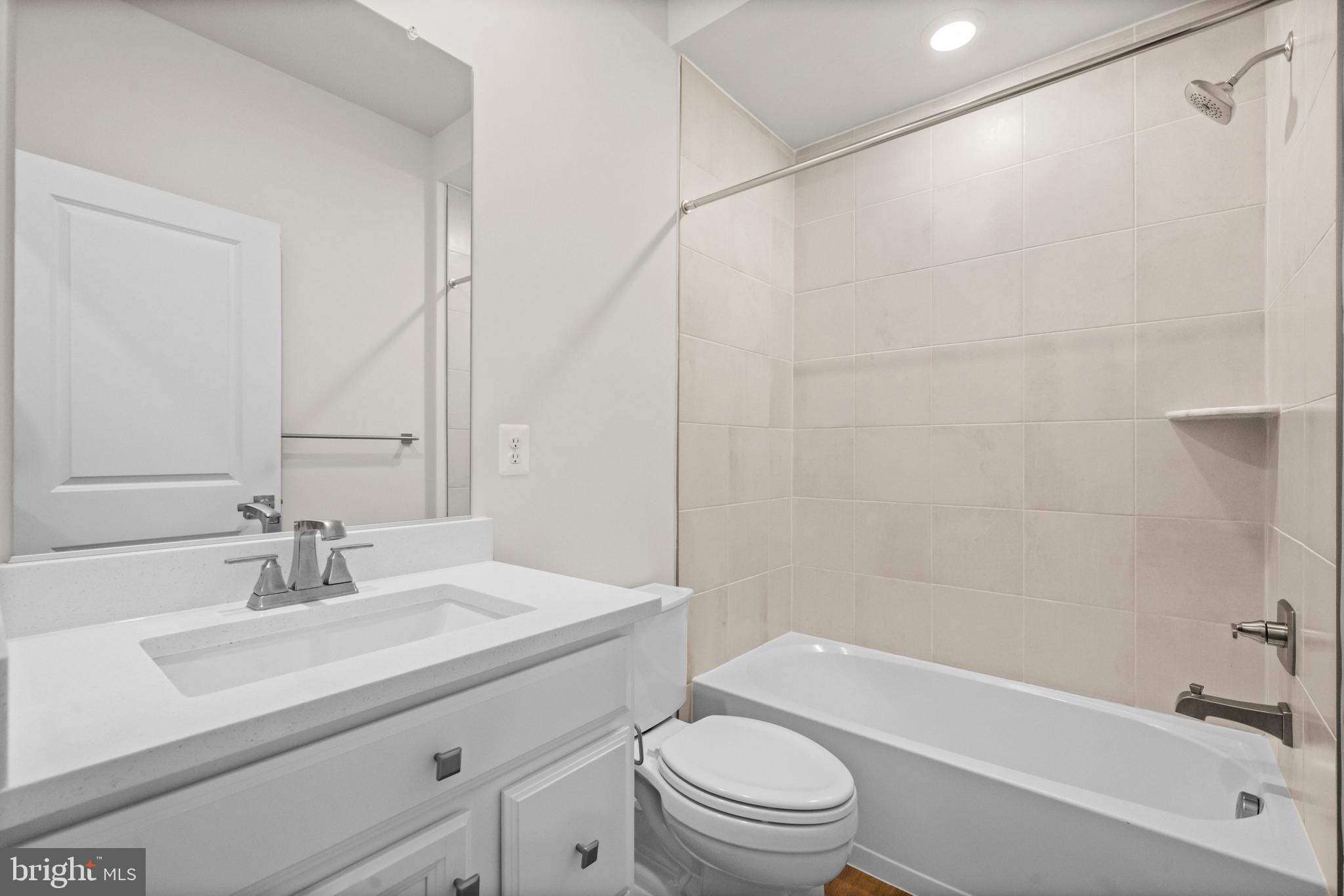 818 S GREENBRIER STREET