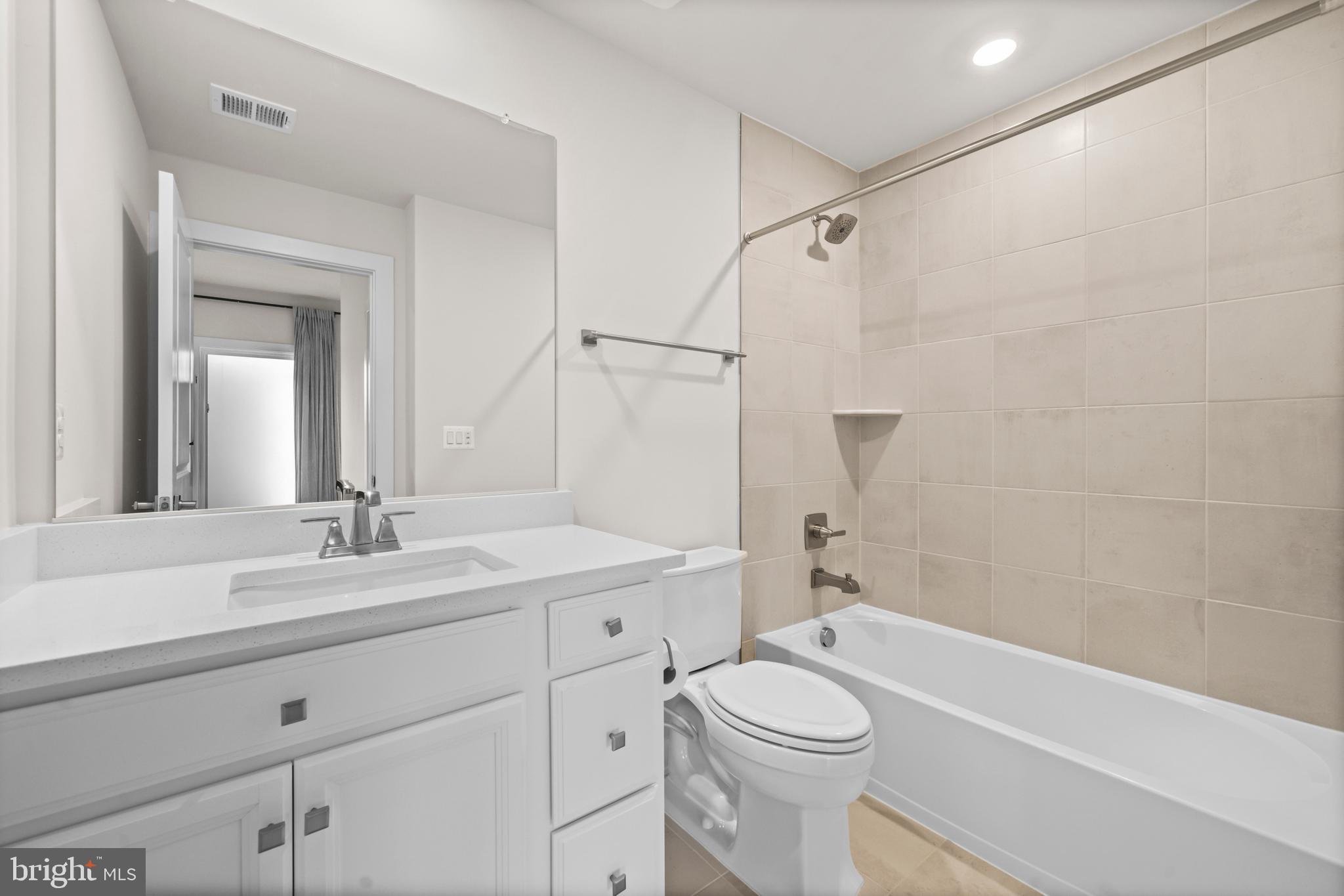 818 S GREENBRIER STREET