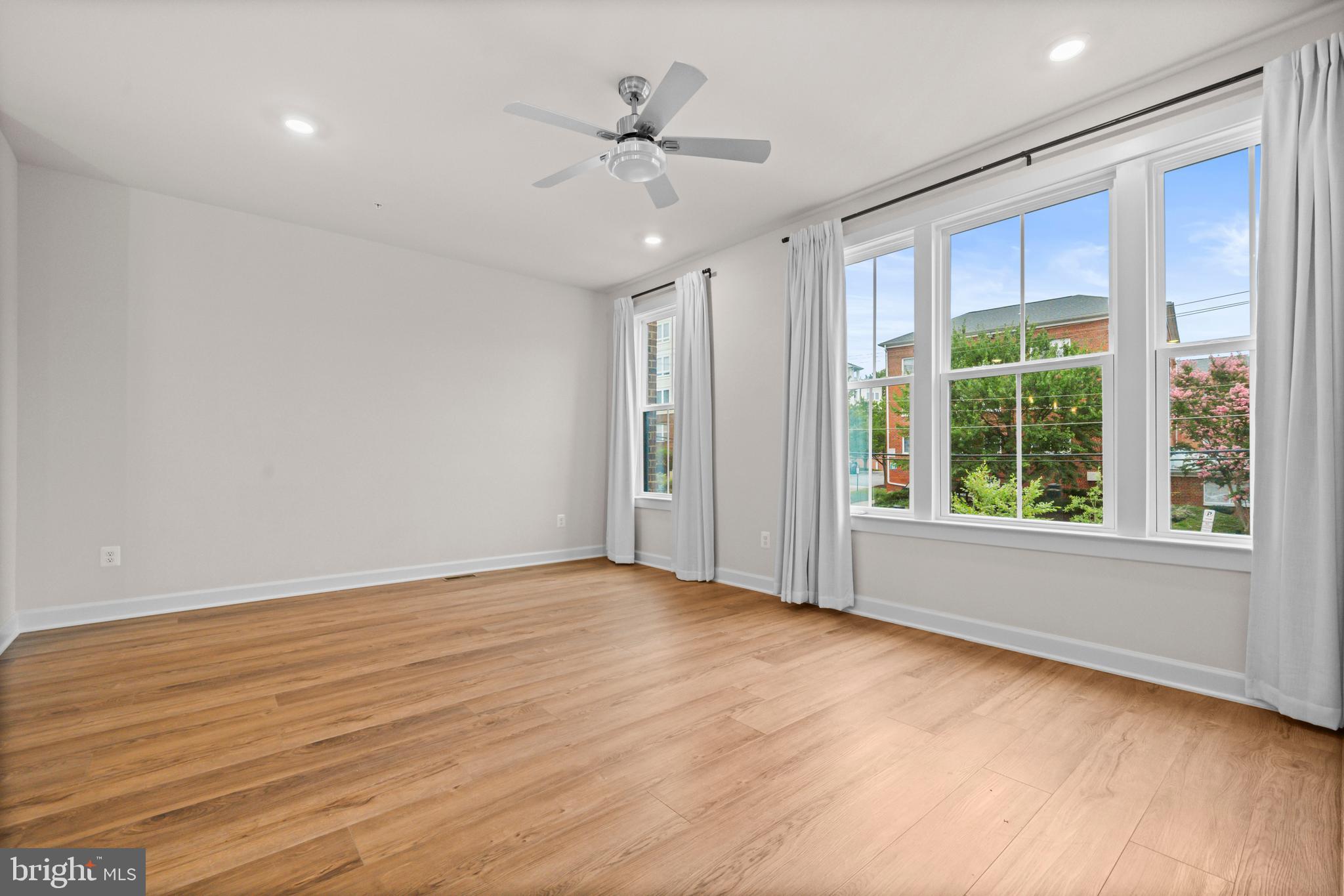 818 S GREENBRIER STREET