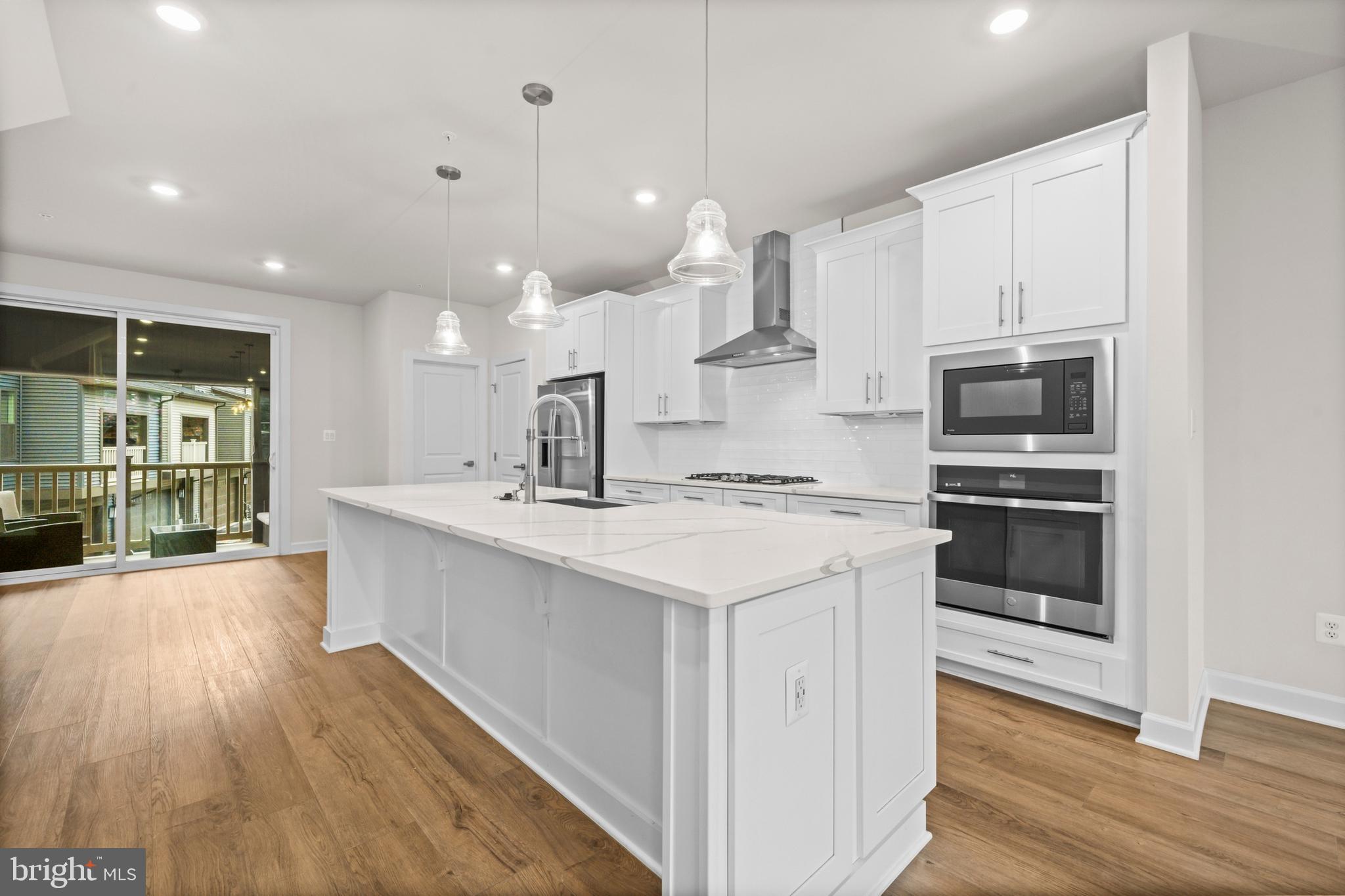 818 S GREENBRIER STREET