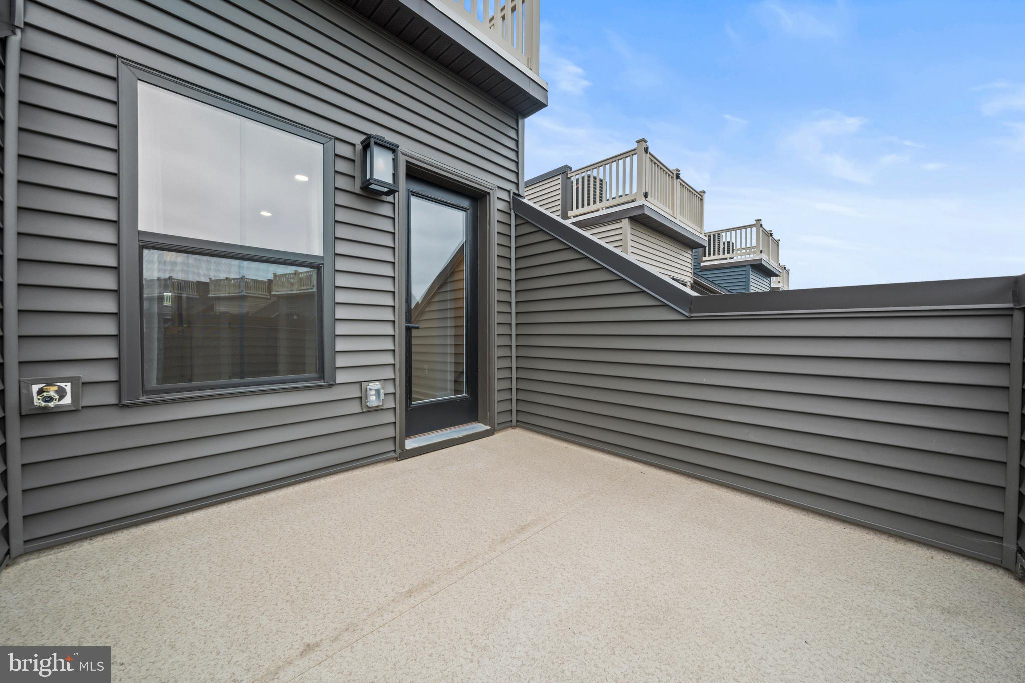 818 S GREENBRIER STREET