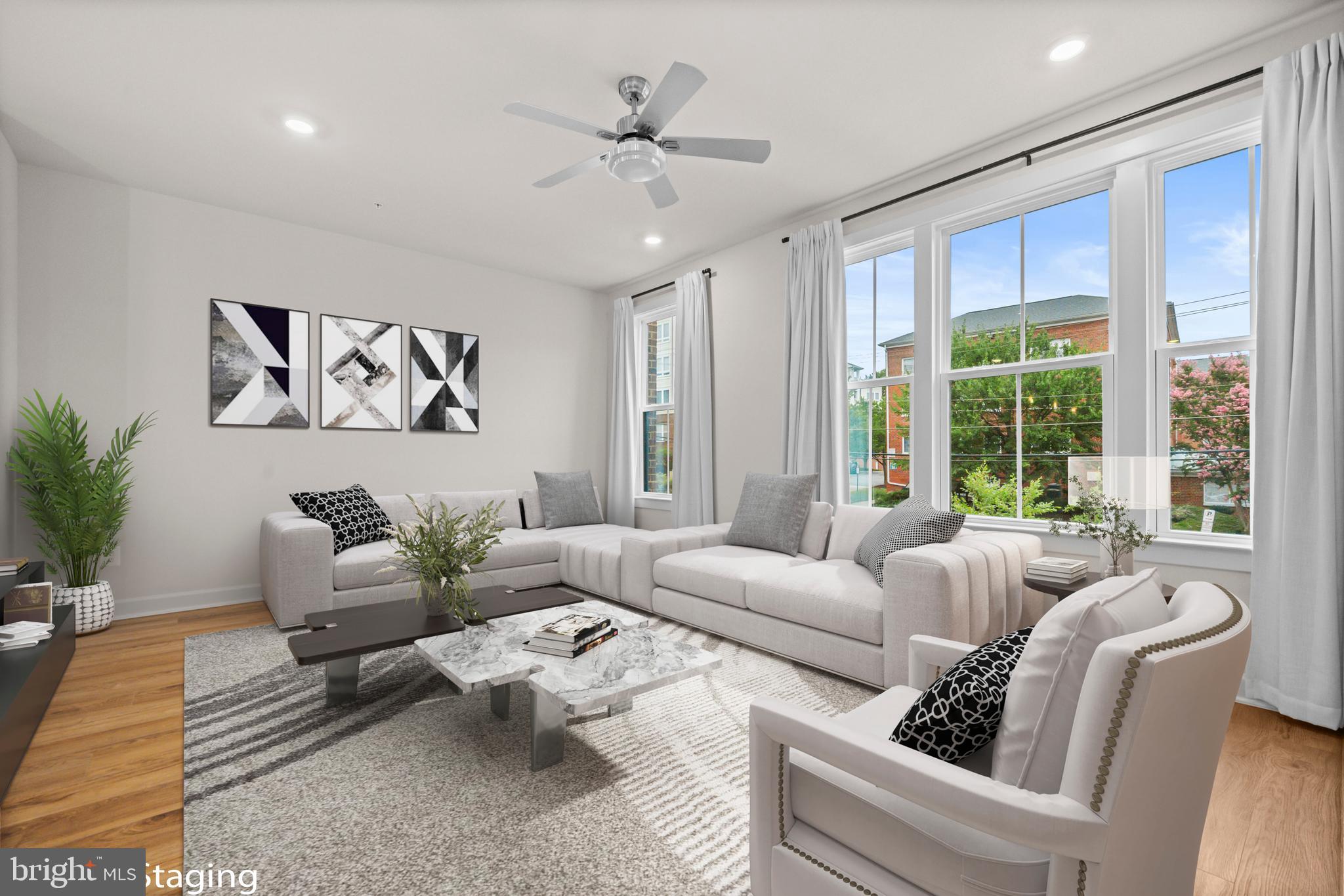 818 S GREENBRIER STREET