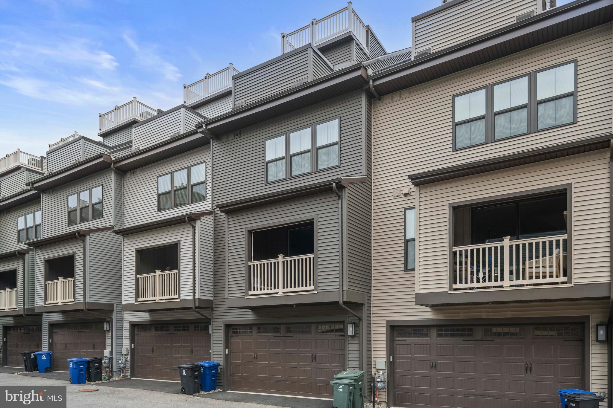 818 S GREENBRIER STREET