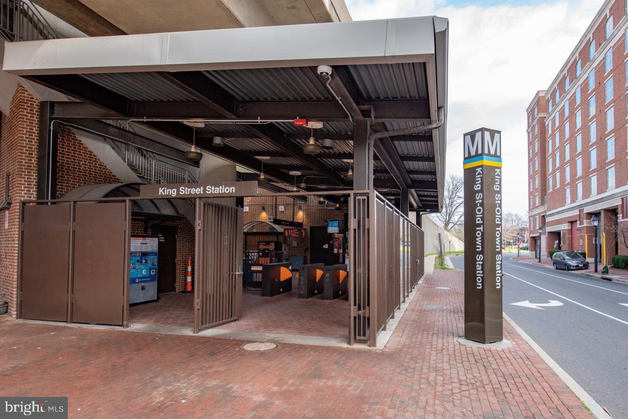 715 S Washington STREET Unit: A-35