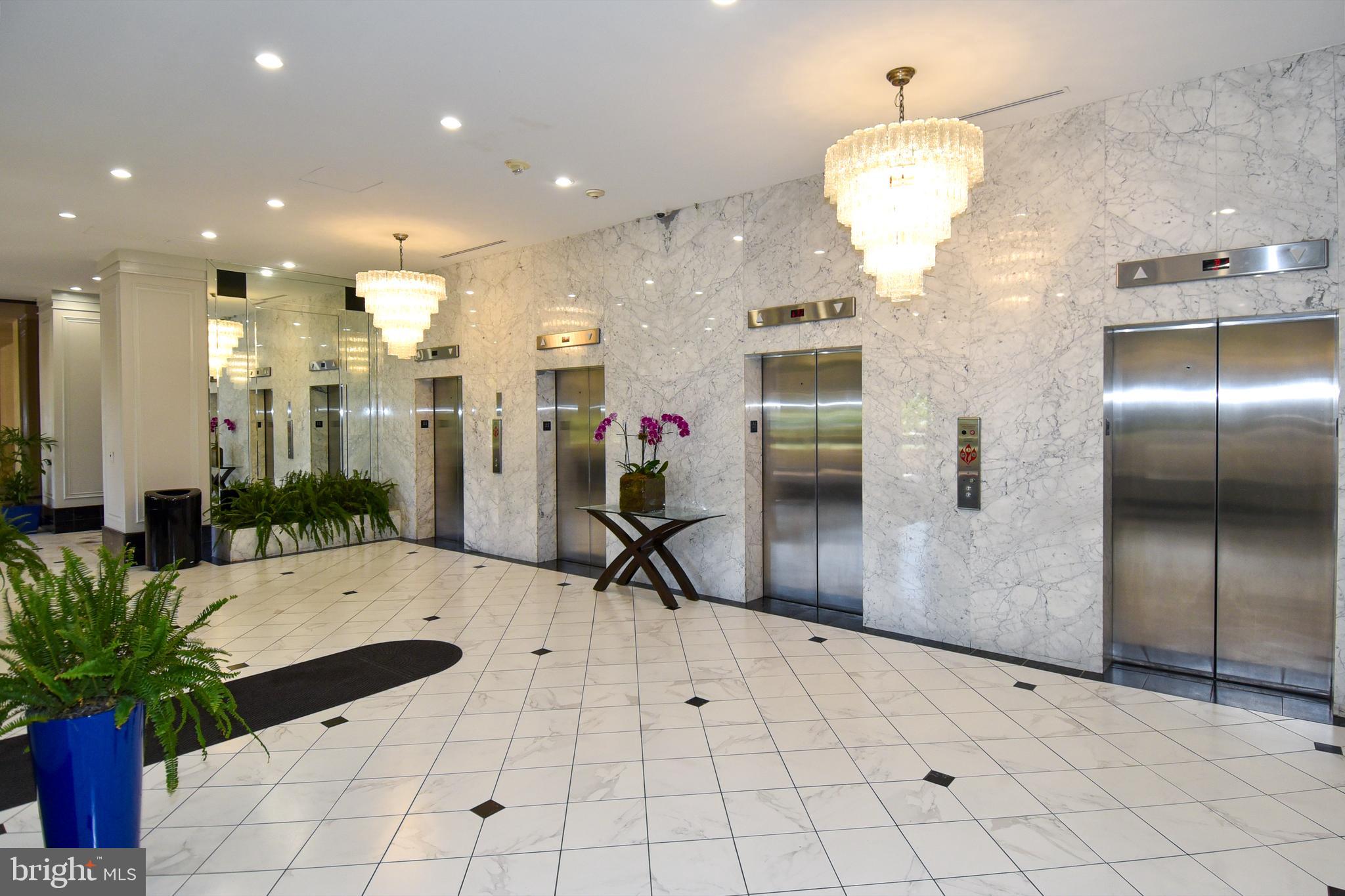 400 Madison St #1607