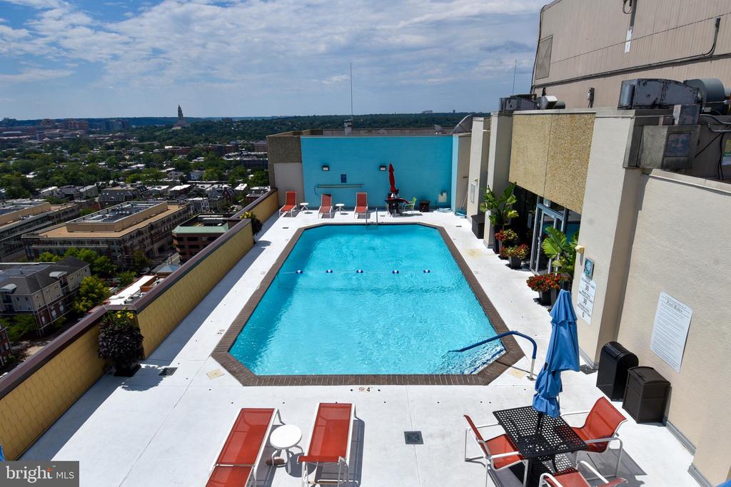 400 Madison St #1607