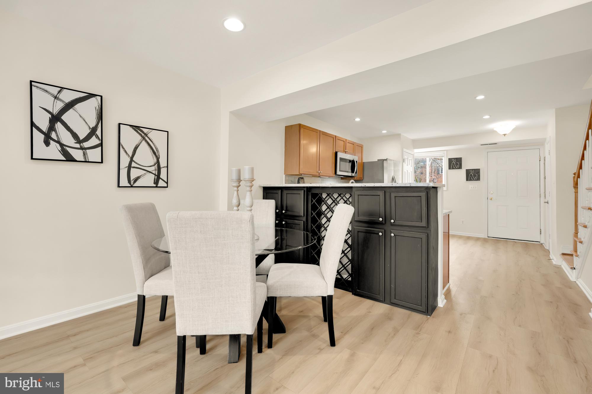 1595-B N van Dorn St