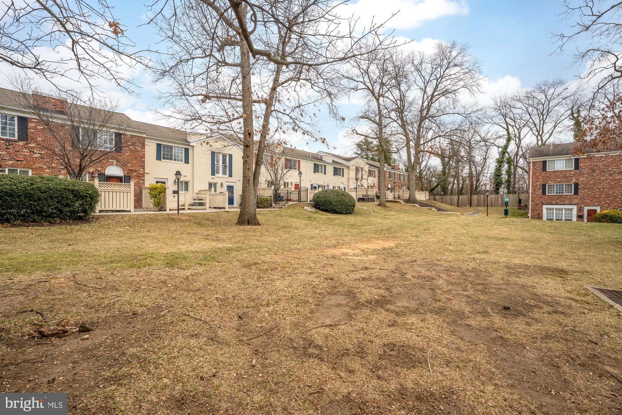 1595-B N van Dorn St