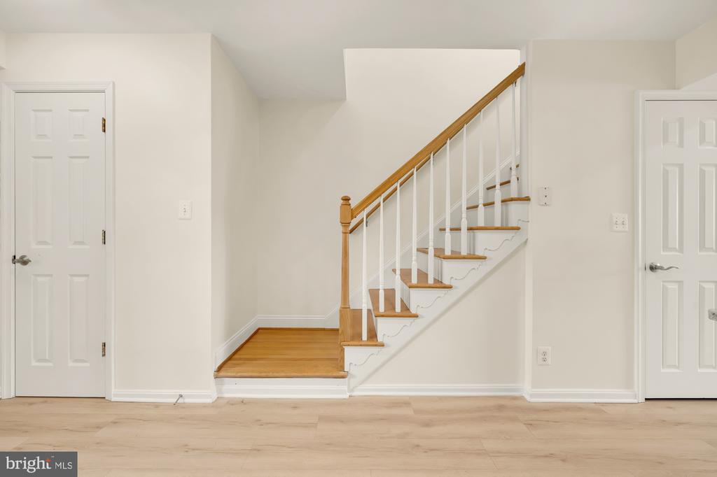 1595-B N van Dorn St