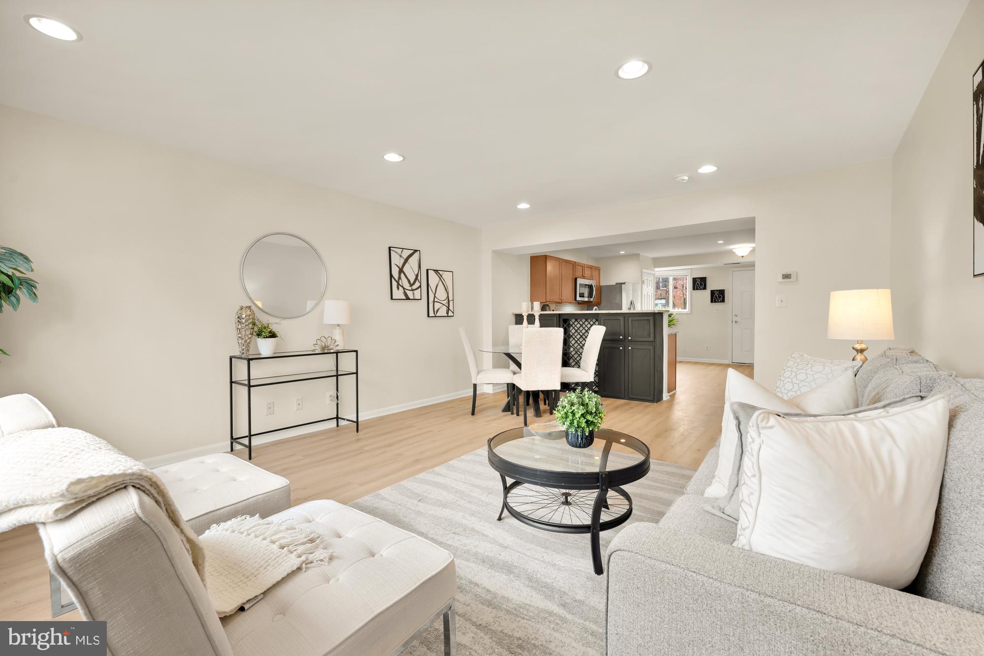 1595-B N van Dorn St