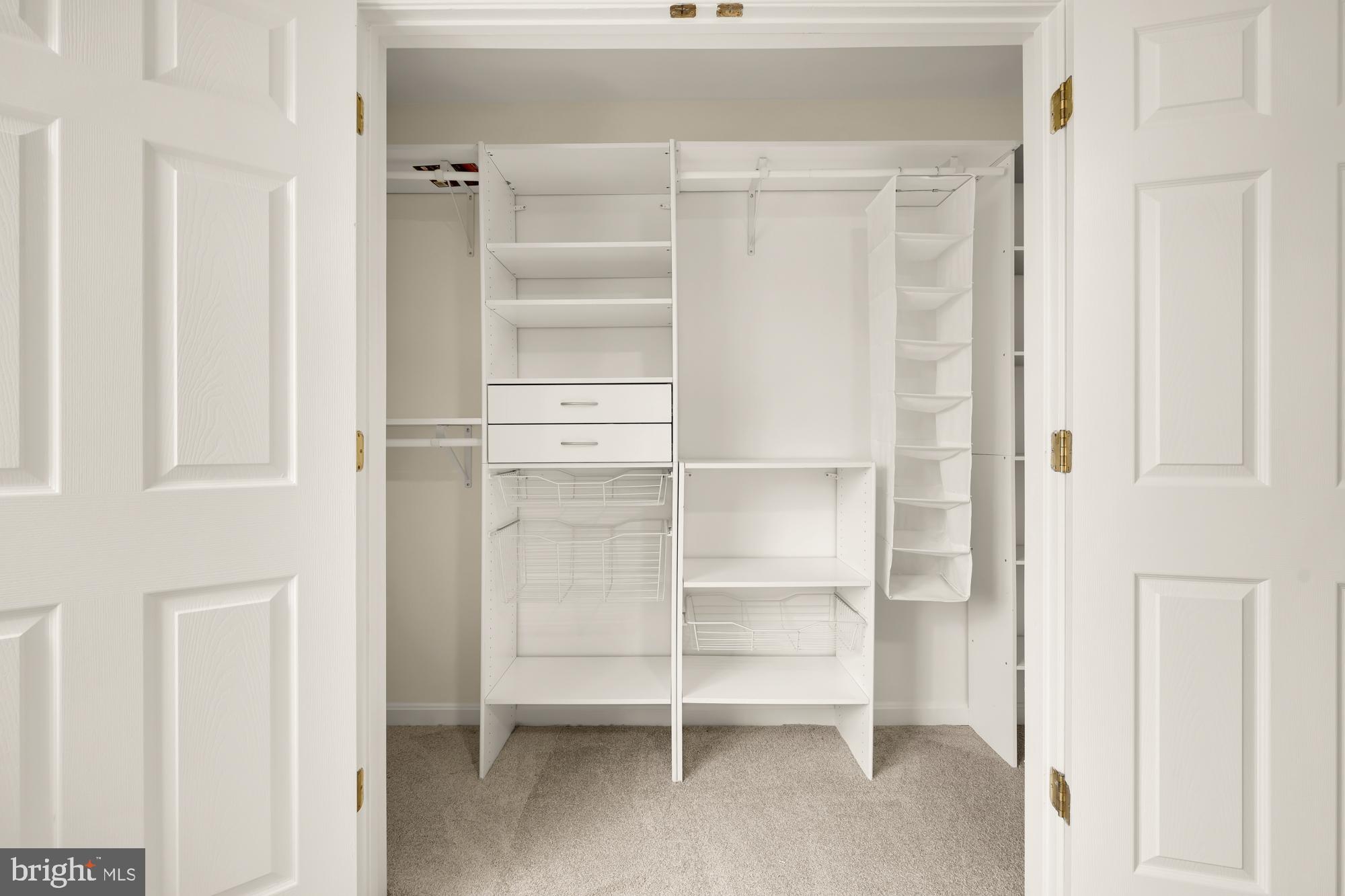 1595-B N van Dorn St