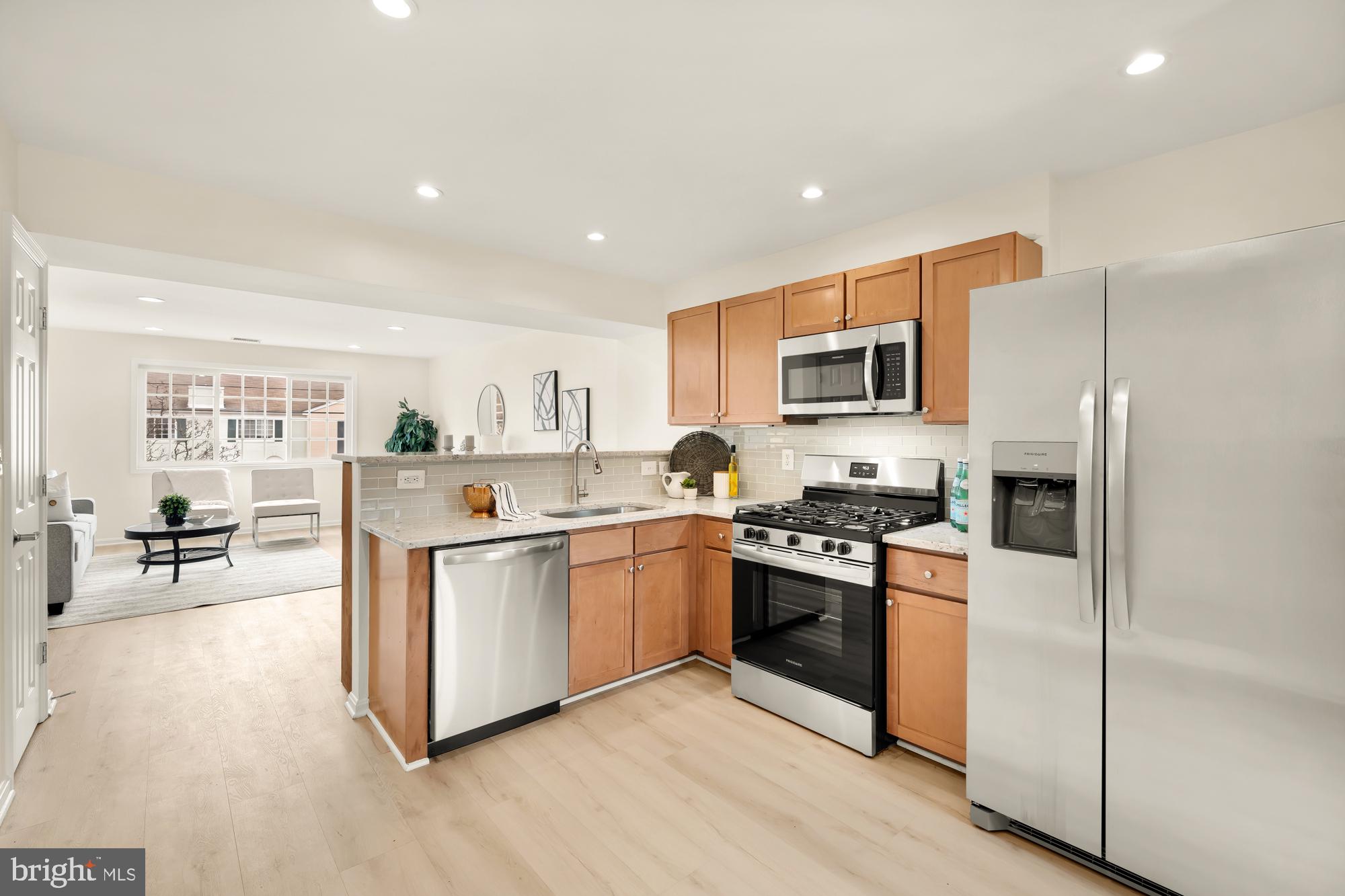 1595-B N van Dorn St