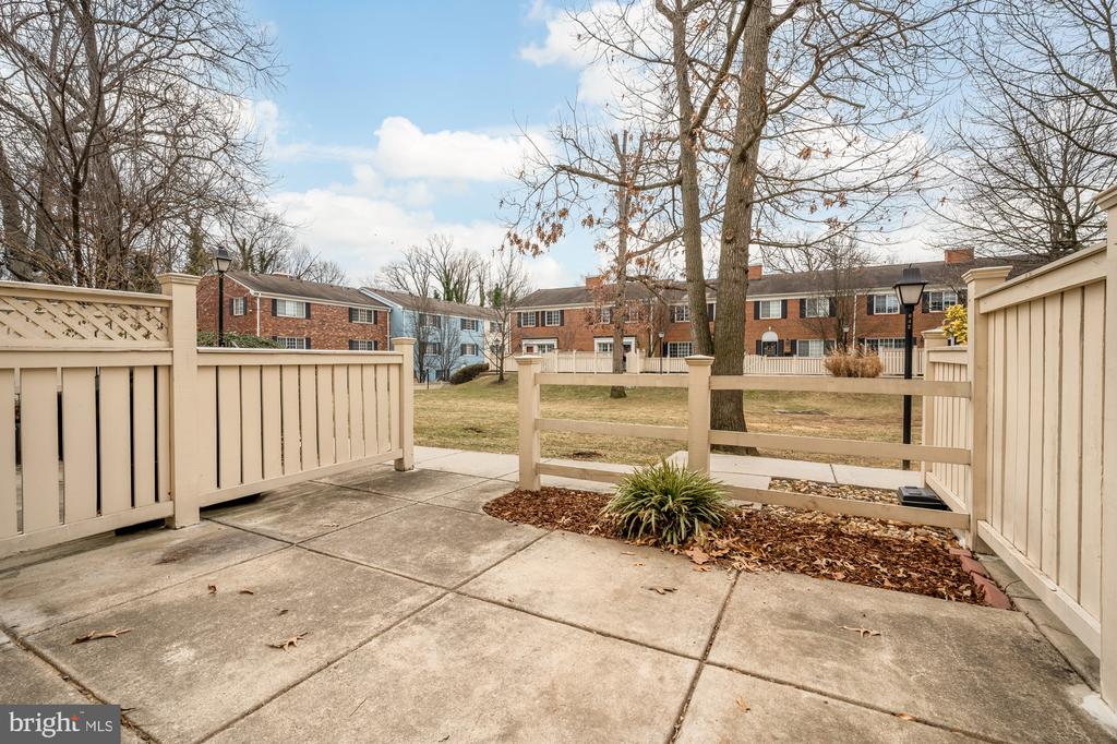 1595-B N van Dorn St