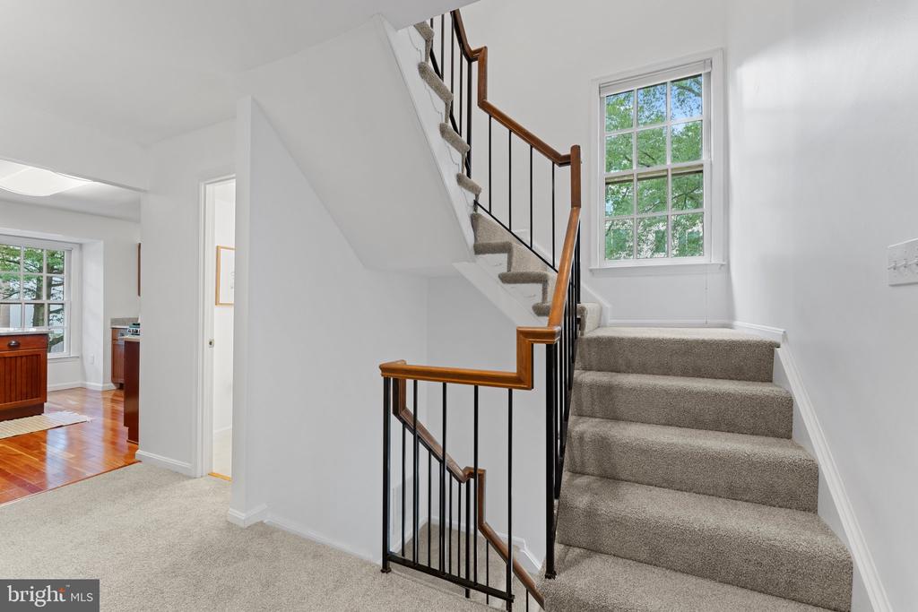 5115 Woodmire Ln