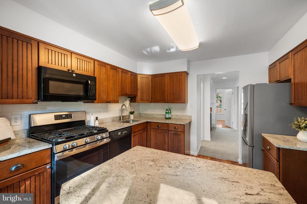 5115 Woodmire Ln
