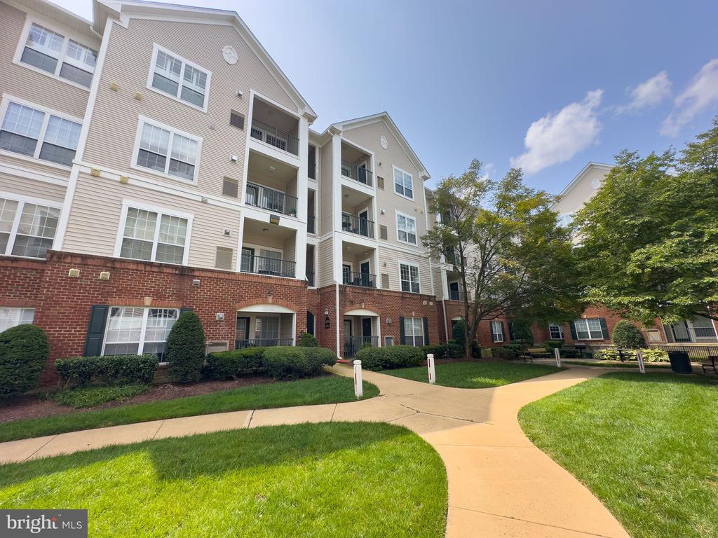 4854 EISENHOWER AVENUE 248