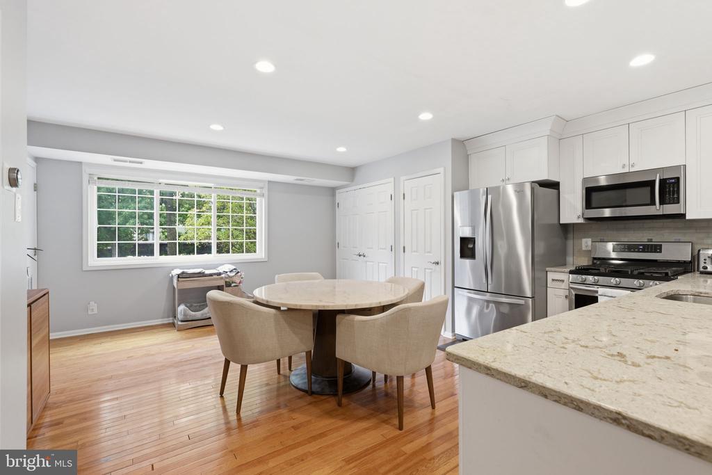 1545 N VAN DORN