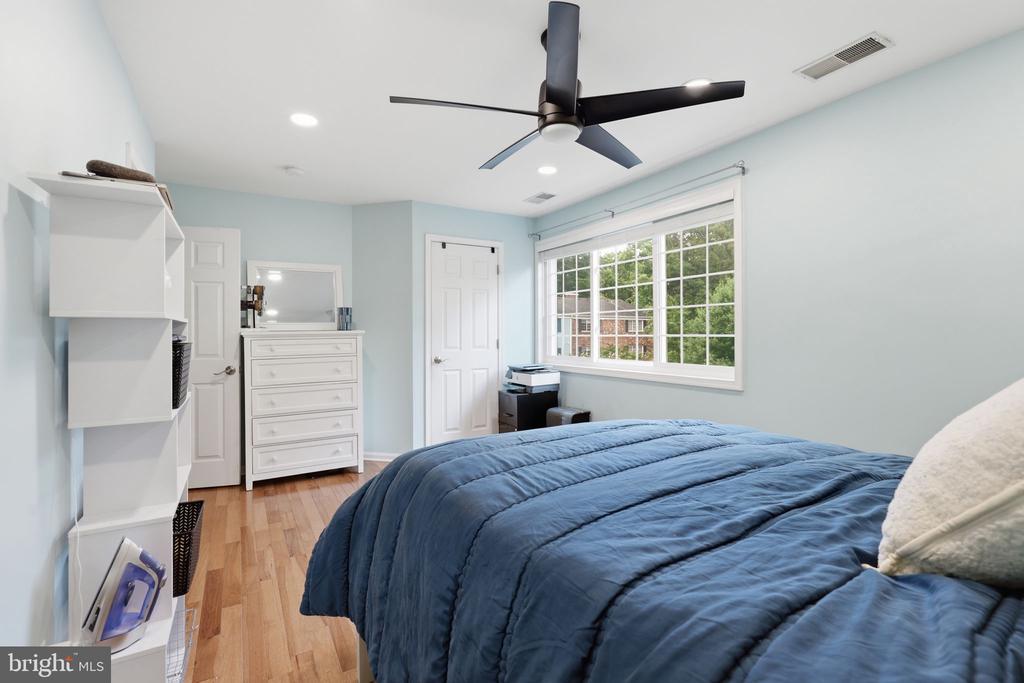 1545 N VAN DORN