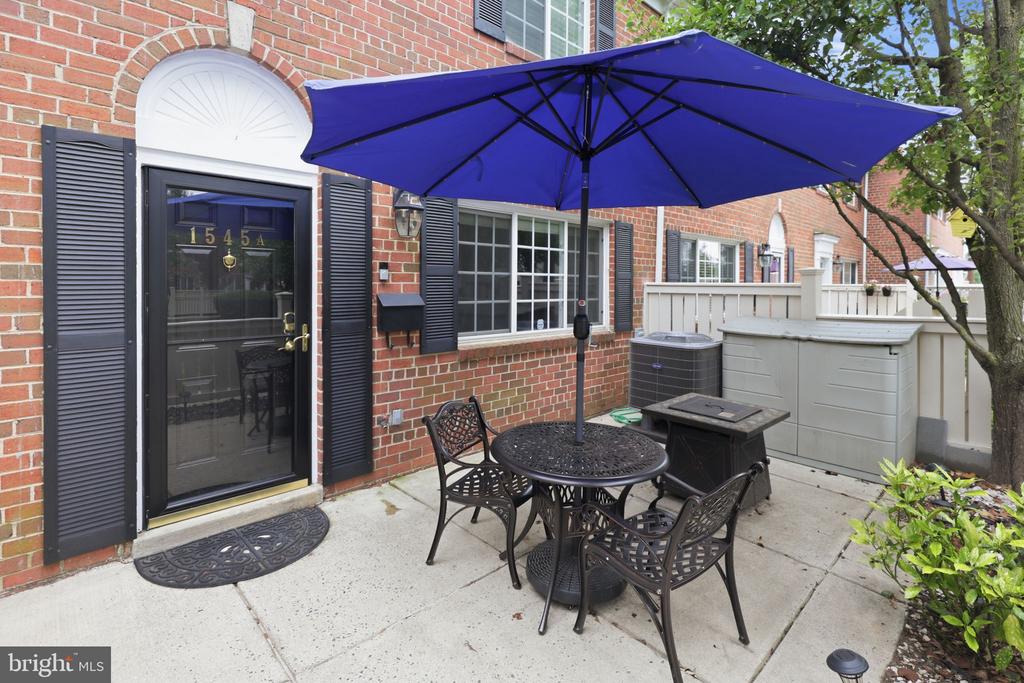 1545 N VAN DORN
