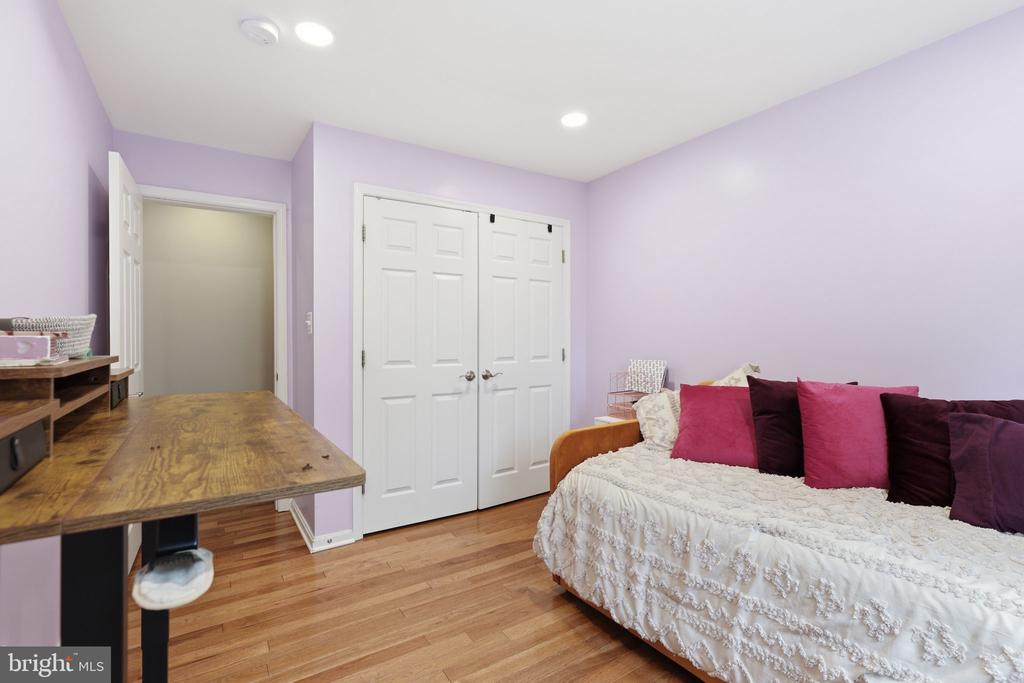 1545 N VAN DORN