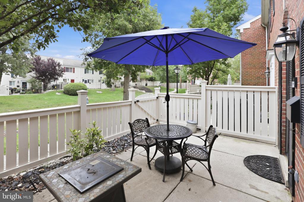 1545 N VAN DORN