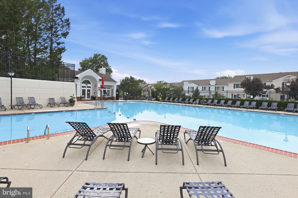 1545 N VAN DORN