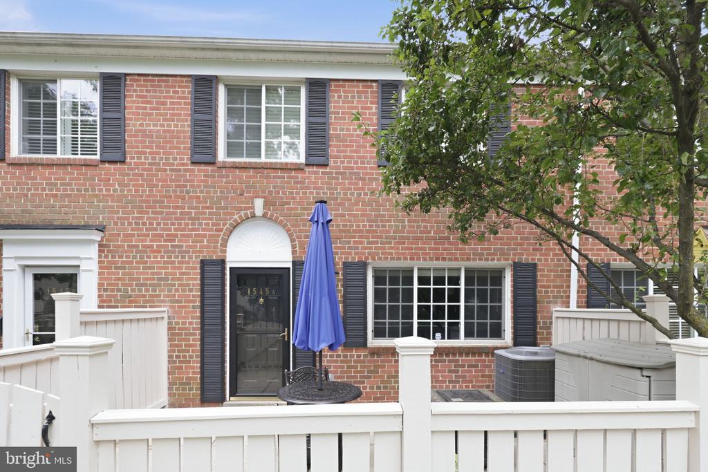 1545 N VAN DORN