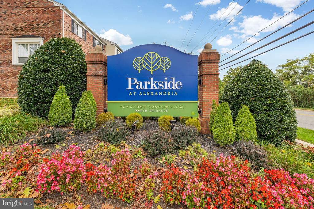 1545 N VAN DORN