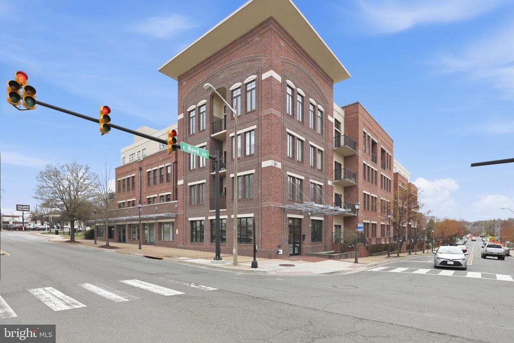 181 E REED AVENUE Unit: 304
