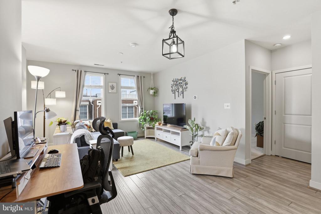 181 E REED AVENUE Unit: 304