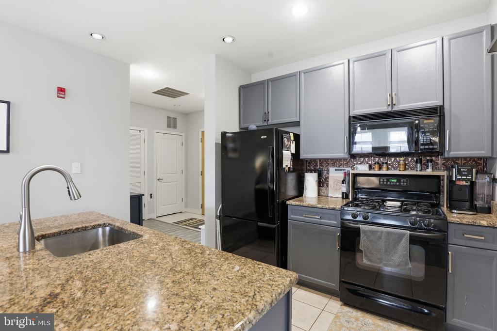 181 E REED AVENUE Unit: 304