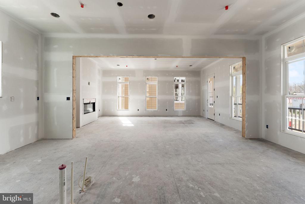 10638 POCKET PLACE