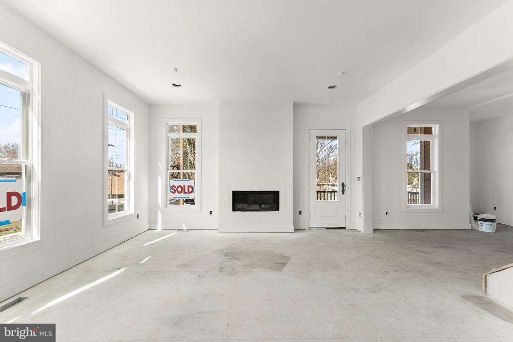 10638 POCKET PLACE