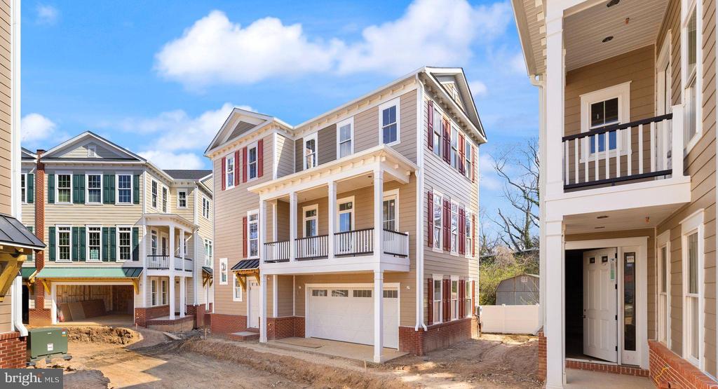 10638 POCKET PLACE
