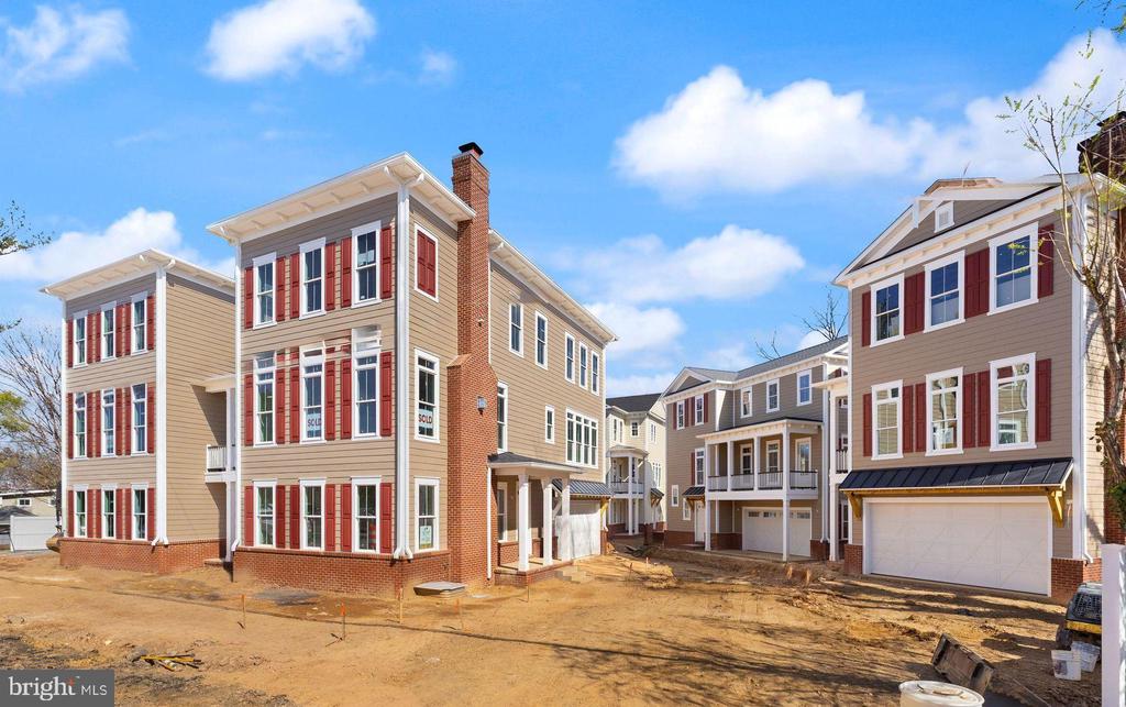 10638 POCKET PLACE