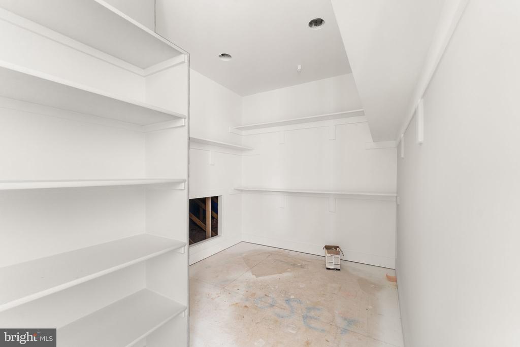 10638 POCKET PLACE