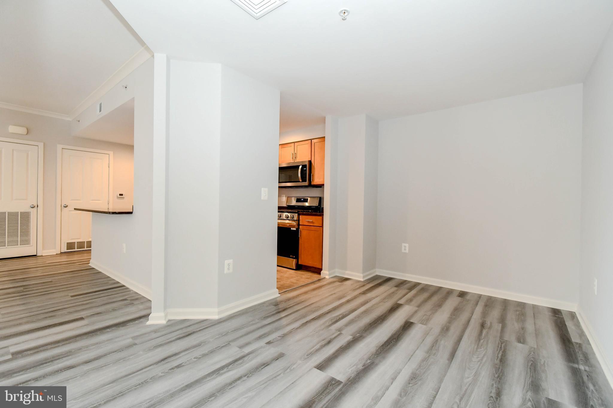 4480 Market Commons Dr #401