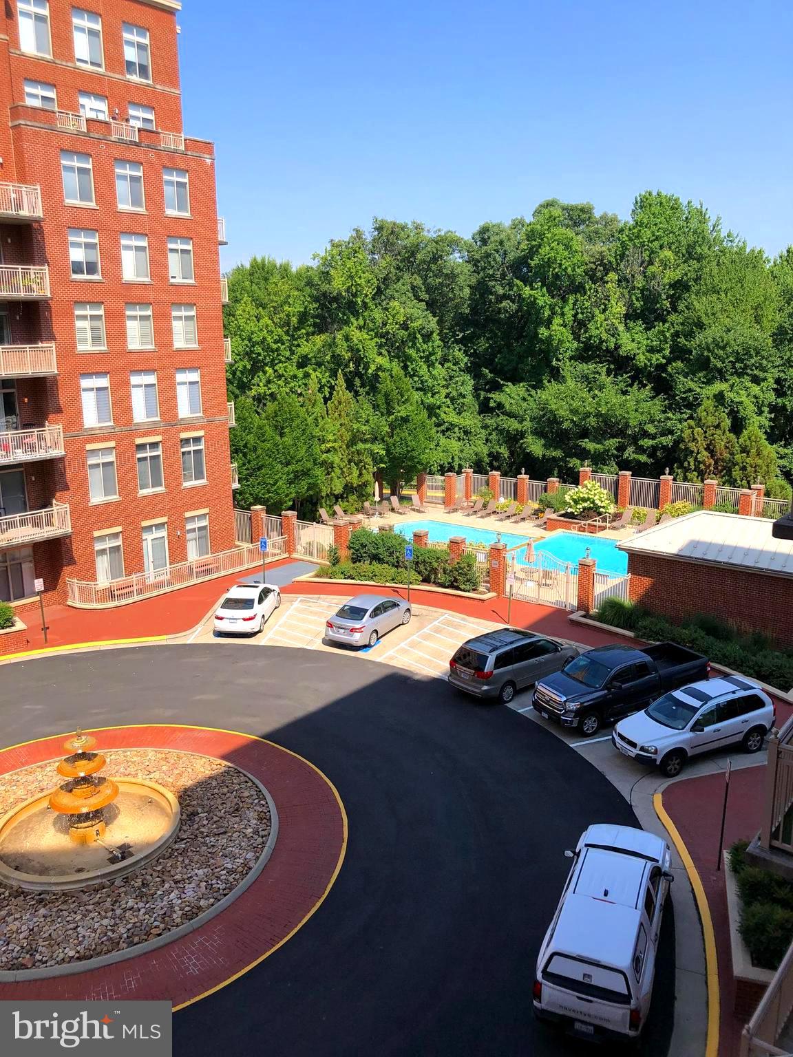 4480 Market Commons Dr #401