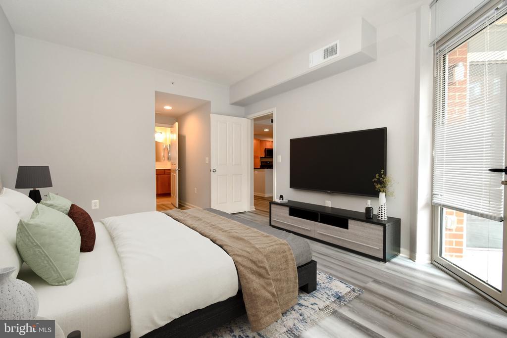 4480 Market Commons Dr #401