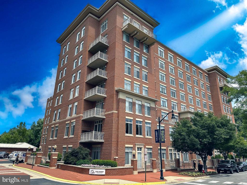 4480 Market Commons Dr #401
