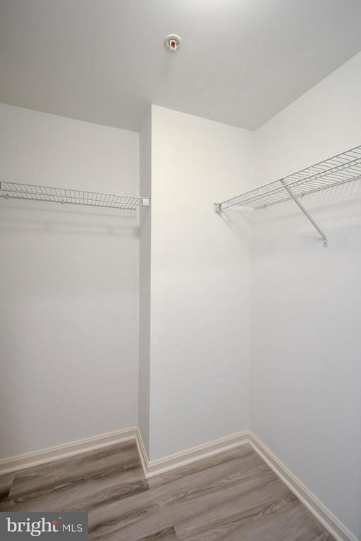 4480 Market Commons Dr #401