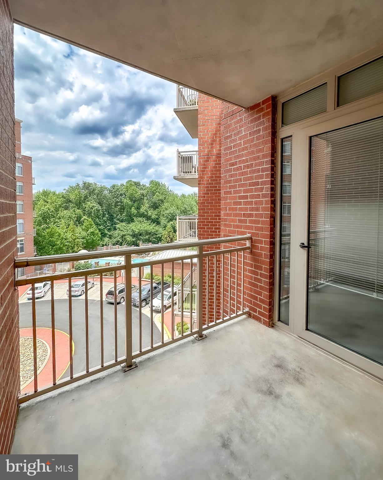 4480 Market Commons Dr #401