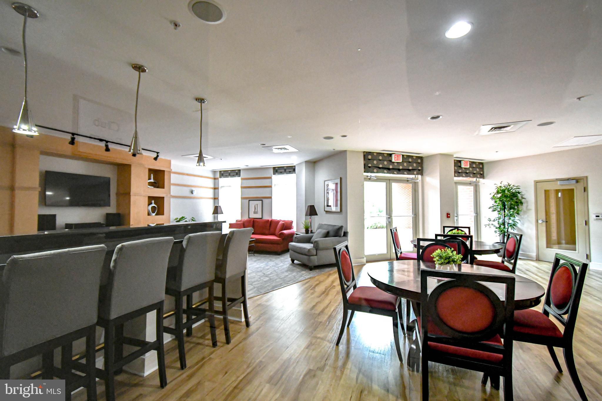 4480 Market Commons Dr #401